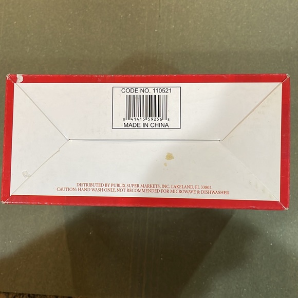 2004 Publix Holiday Snowfolk salt and pepper shaker set - Picture 4 of 4